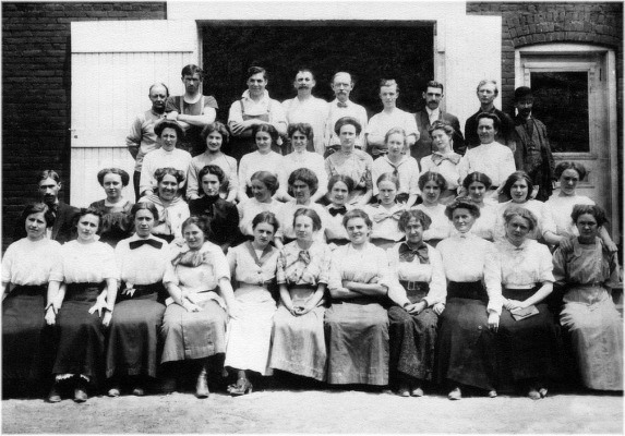 Suffern Laboratory Workers - 1912