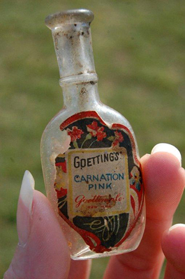 Goetting & Co., Carnation Pink Perfume - 1900